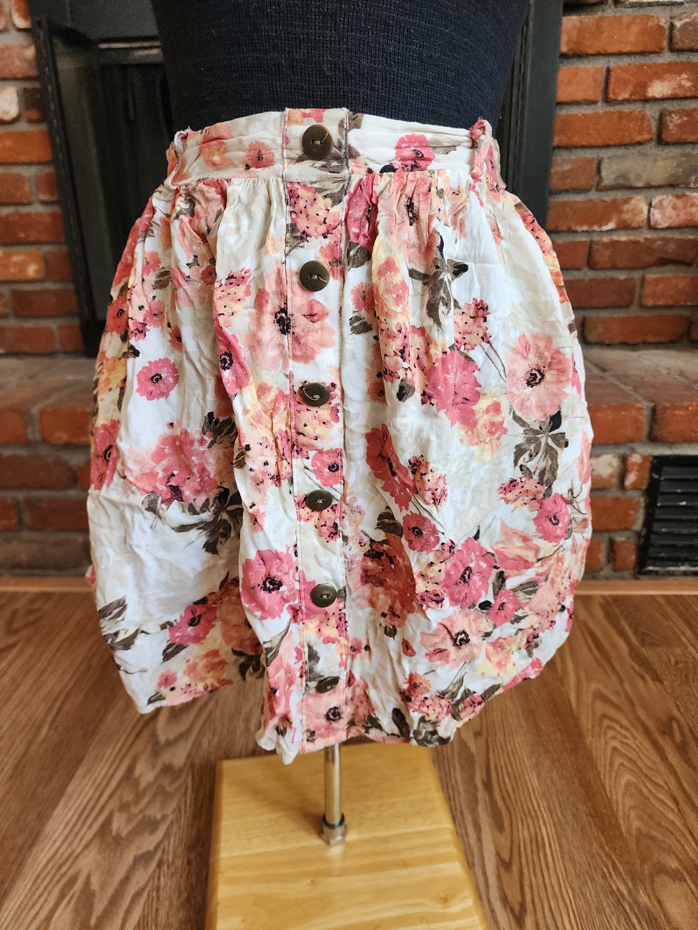 Button-Front Pink Floral Mini Skirt